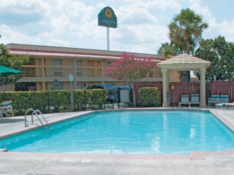Baymont By Wyndham San Antonio South Park Hotel Екстериор снимка